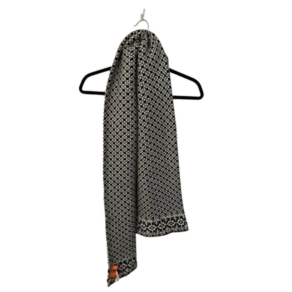 NWOT Joe Fresh scarf 100% acrylic